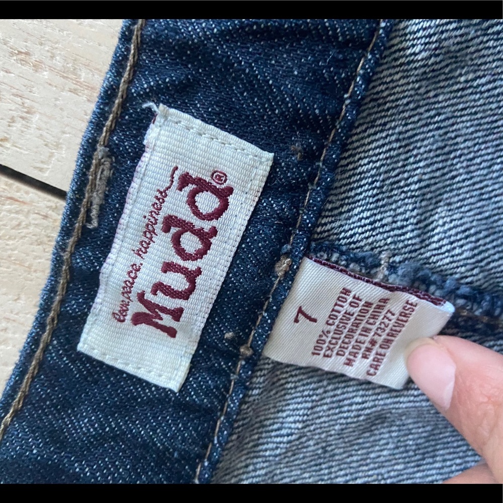 Mudd Ripped Pocket Accent Shorts - Picture 6 of 6